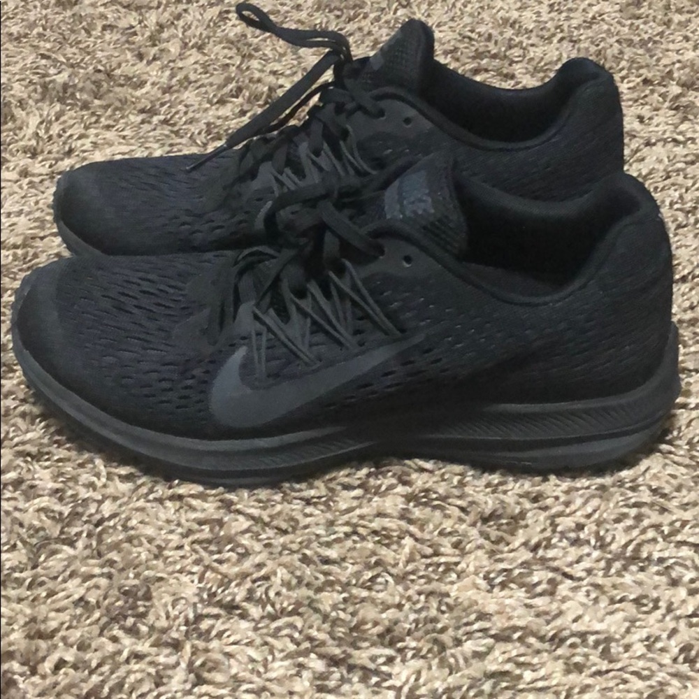 Black Nike running